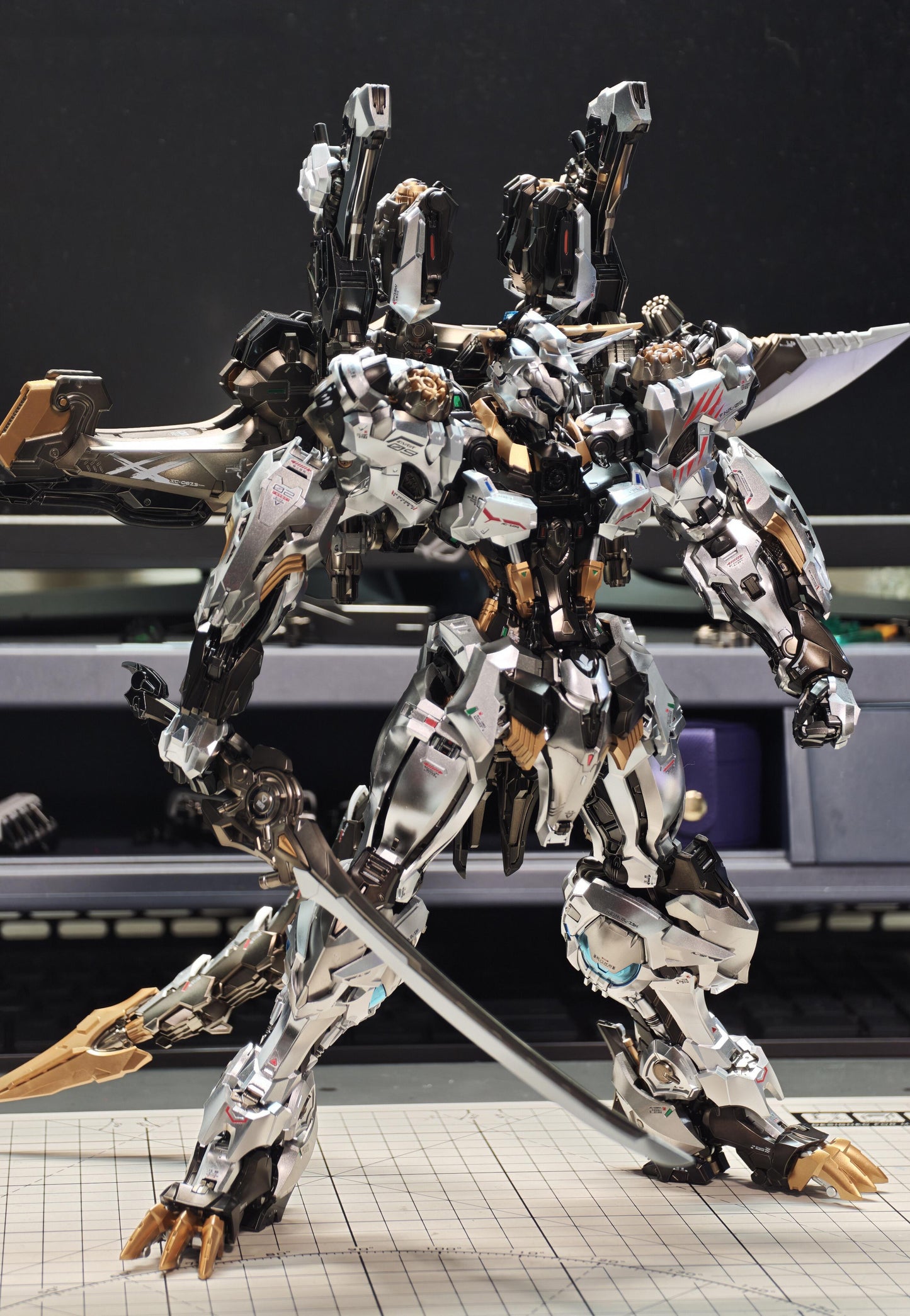 [Custom Electroplating] Infinity Nova RMD Fenrir 1/72 Scale (Electroplated color scheme) Model Kit
