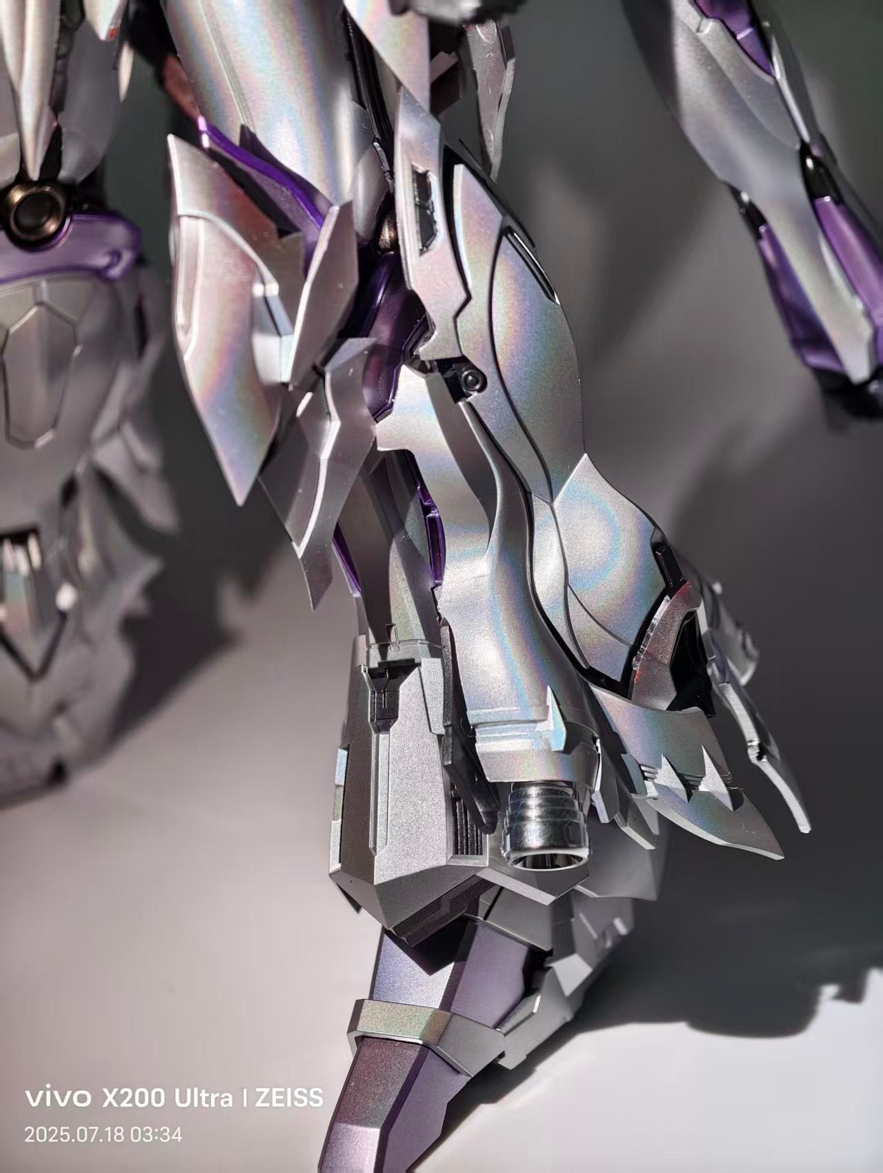 [Color customization]Comet Technology-01-Crimson Drei MG 1/100 GK Sinanju Model Kit (Matting metallic red color scheme) Model Kit