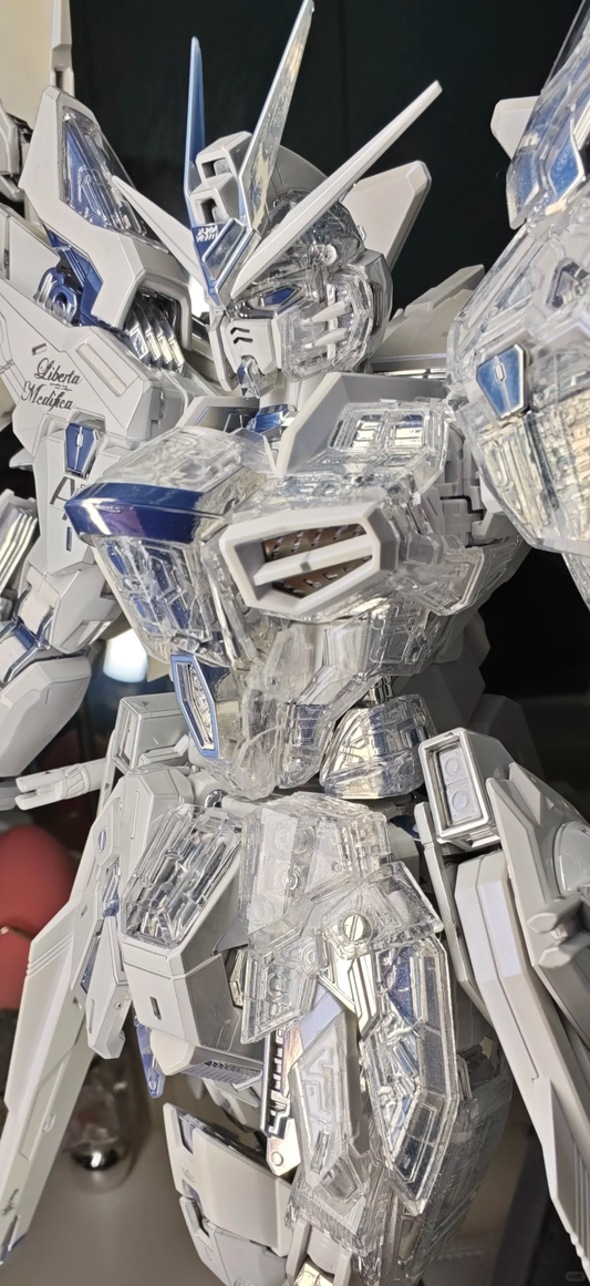 [Clear pieces] MGEX 1/100 Strike Freedom Gundam (Armor clear parts)