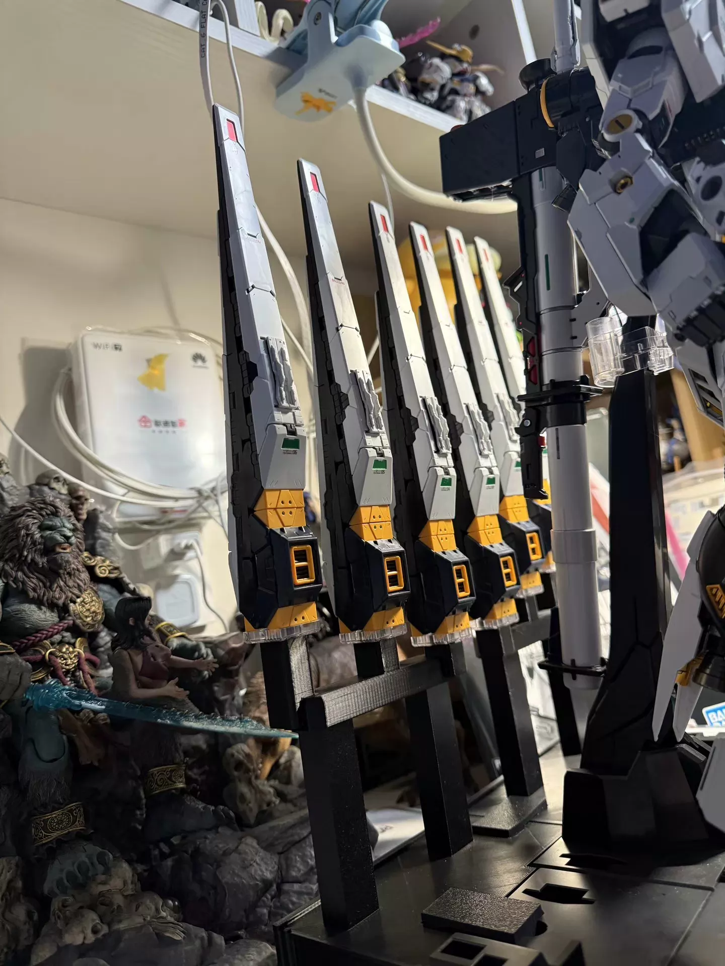 [3D printed pieces] Bandai PG Unicorn PGU 1/60 ν Gundam Fin Funnel Stand/ Weapon Stand