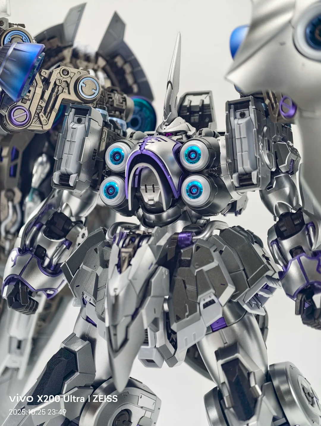 [Color customization collection]Axis Model Works (Solomon) 1/100 scale Osiris Aerial Dominator (Shading/Holographic/matt painted color scheme) Model Kit
