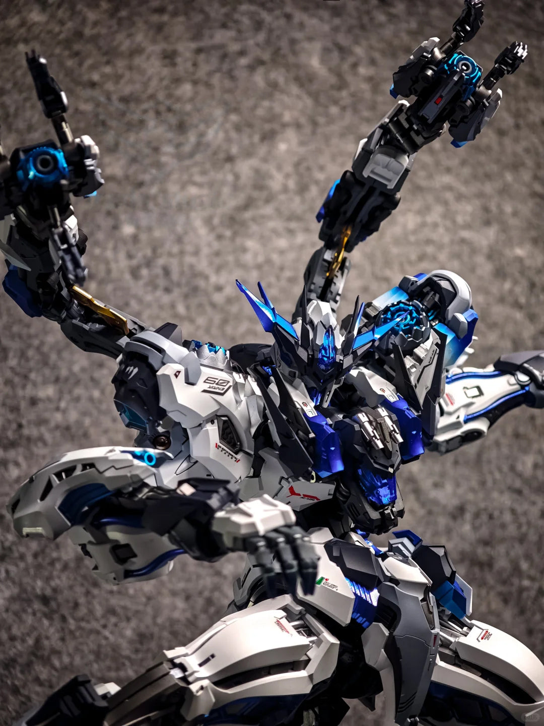 [Color customization] Infinity Nova RMD Fenrir 1/72 Scale (Glacier Blue Color Scheme) Model Kit