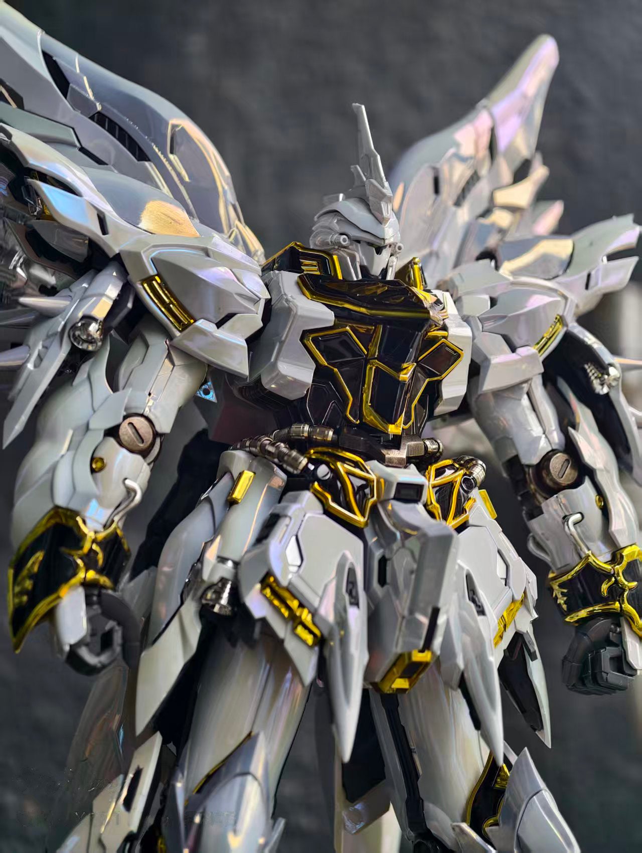 [Color customization]Comet Technology-01-Crimson Drei MG 1/100 GK Sinanju Model Kit (Electroplated Iridescent white color scheme) Model Kit